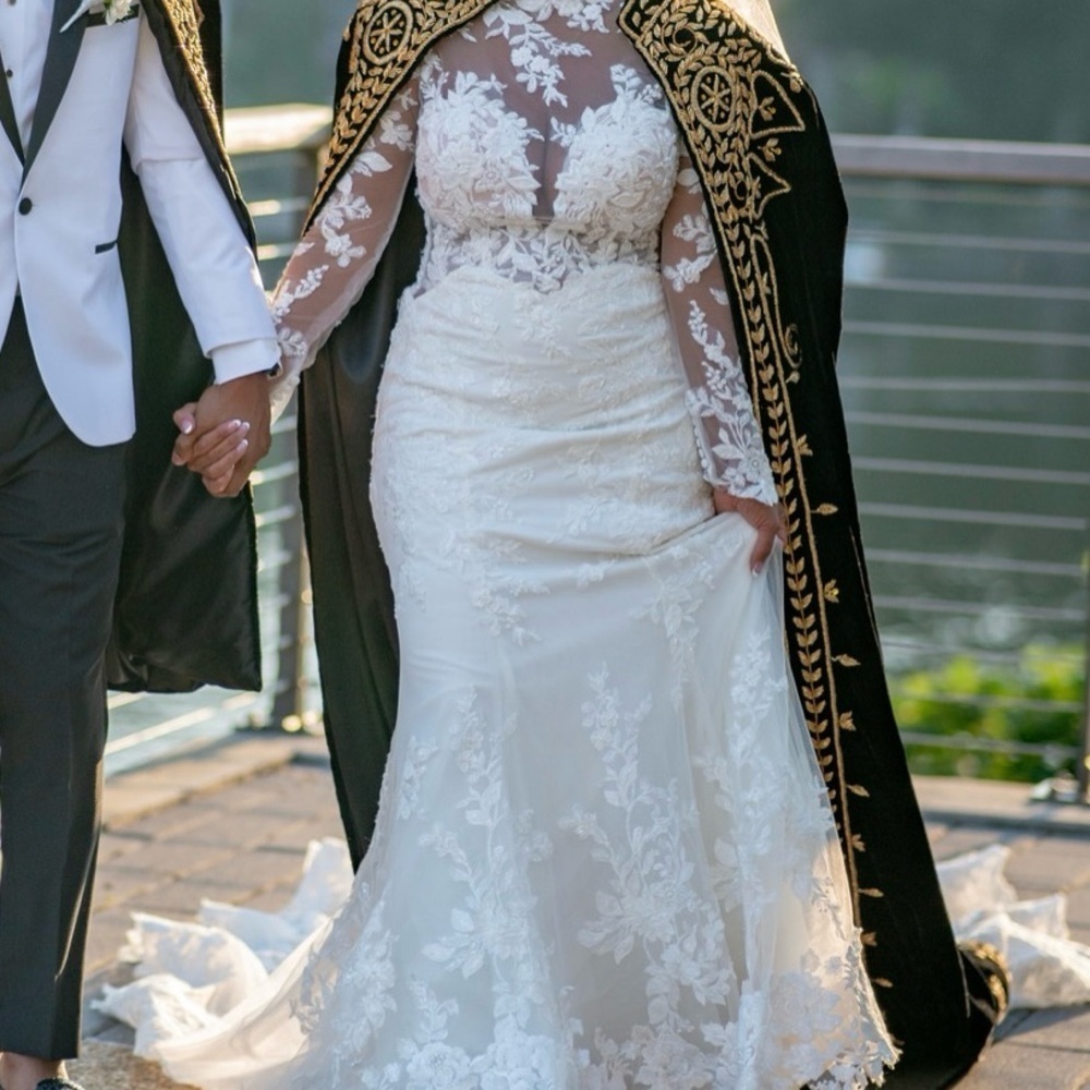 Martina Liana Style 1334 Wedding Gown - Picture 11 of 15